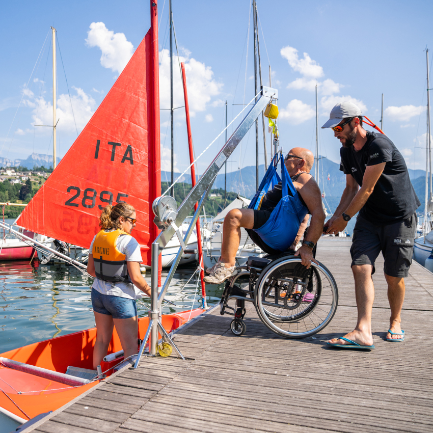 hansa 303 sollevatore pontile barca a vela accessibile